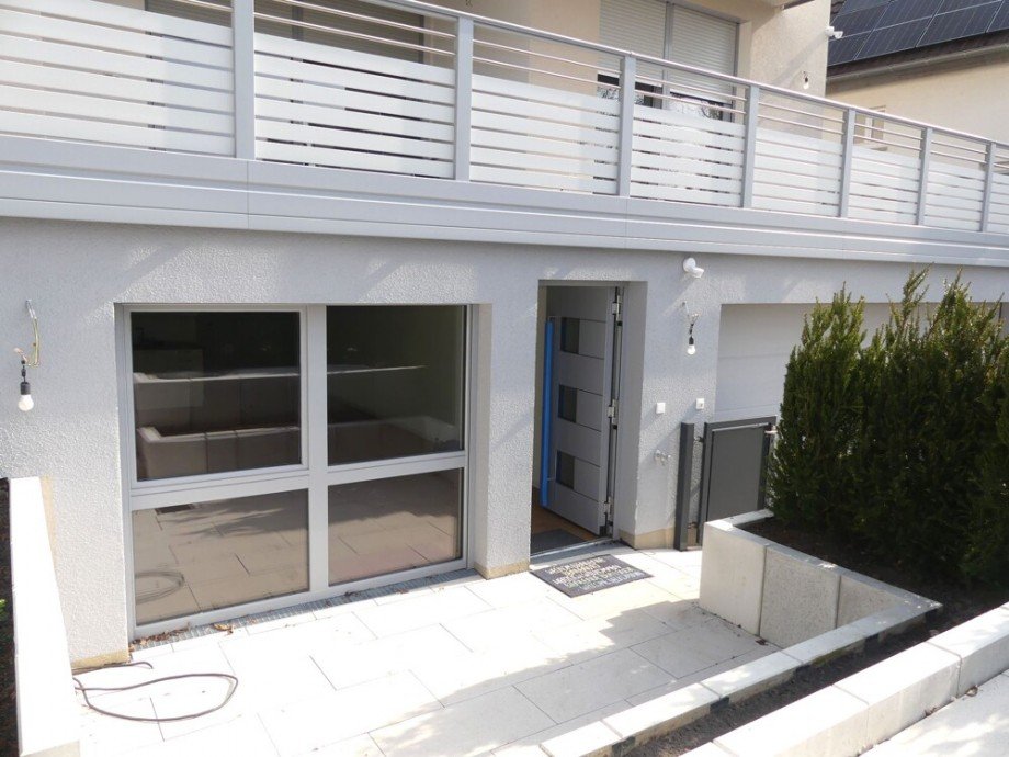 Sonnige, blickgesch�tze Terrasse Erdgeschosswohnung Ludwigsburg / Neckarweihingen