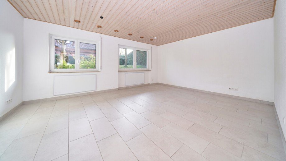 Wohnzimmer_UG Bungalow Vaihingen an der Enz / Ro�wag