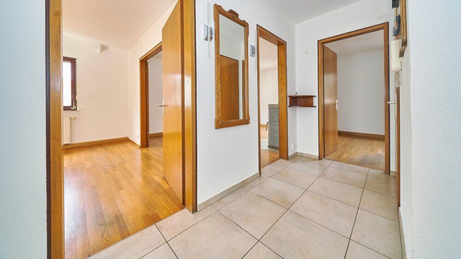 Flur OG Zweifamilienhaus Freiberg am Neckar / Beihingen