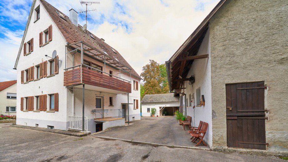 Zufahrt Geb�ude Zweifamilienhaus Freiberg am Neckar / Beihingen