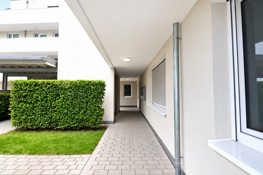 Weg zum Aufzug Etagenwohnung Besigheim