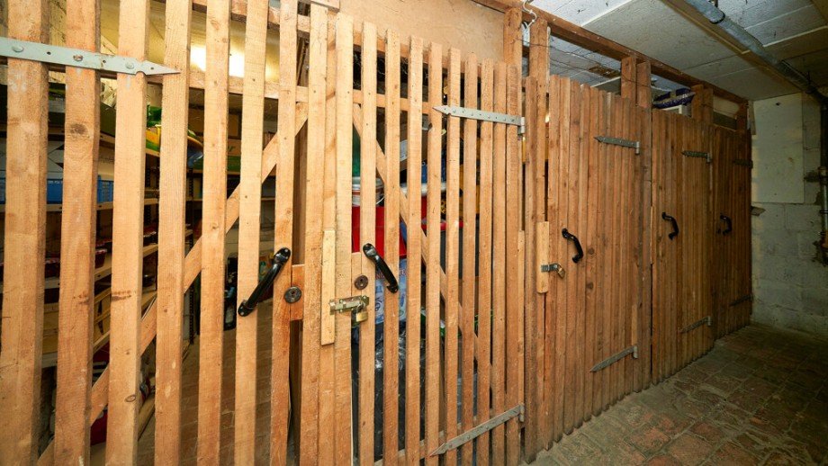 Keller Etagenwohnung M�glingen