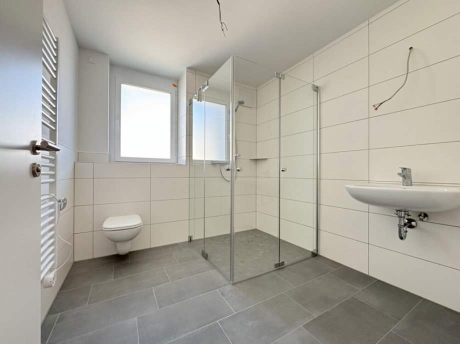 Badezimmer - IST Zustand Etagenwohnung Beilstein / Schmidhausen