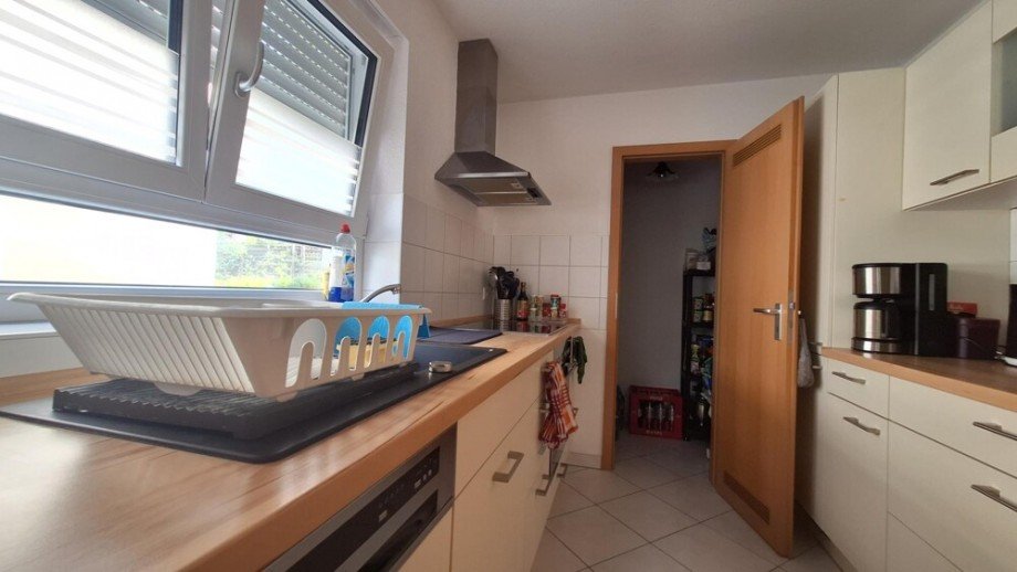 Maximale Effizienz - Einbauk�che mit angrenzendem Vorratsraum Erdgeschosswohnung Ludwigsburg