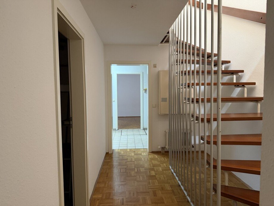Flur UG Reihenmittelhaus Kornwestheim