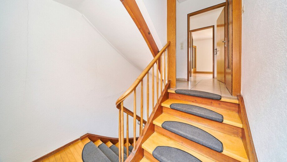 Treppenhaus Zweifamilienhaus Freiberg am Neckar / Beihingen