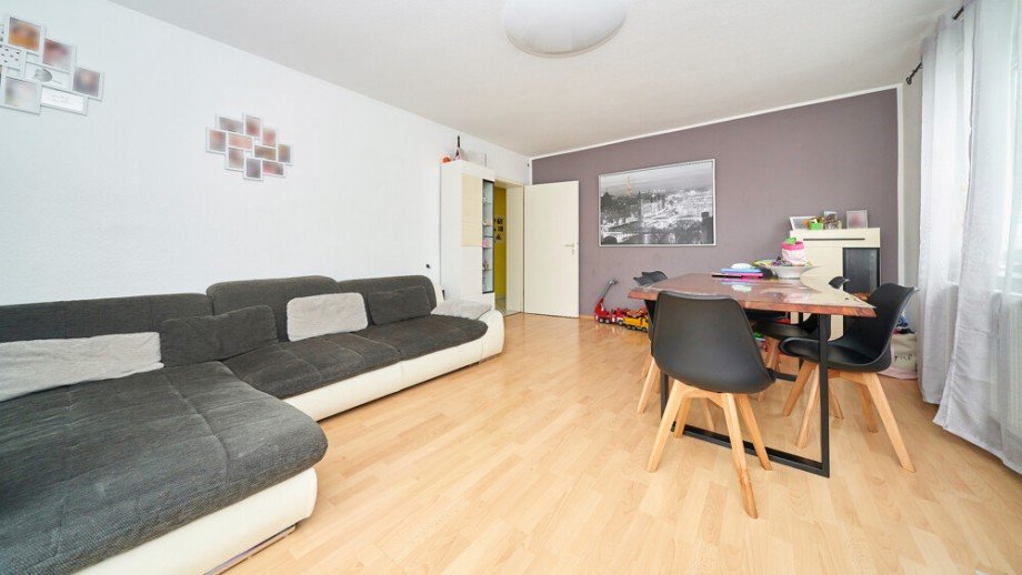 Wohn-Esszimmer Etagenwohnung M�glingen